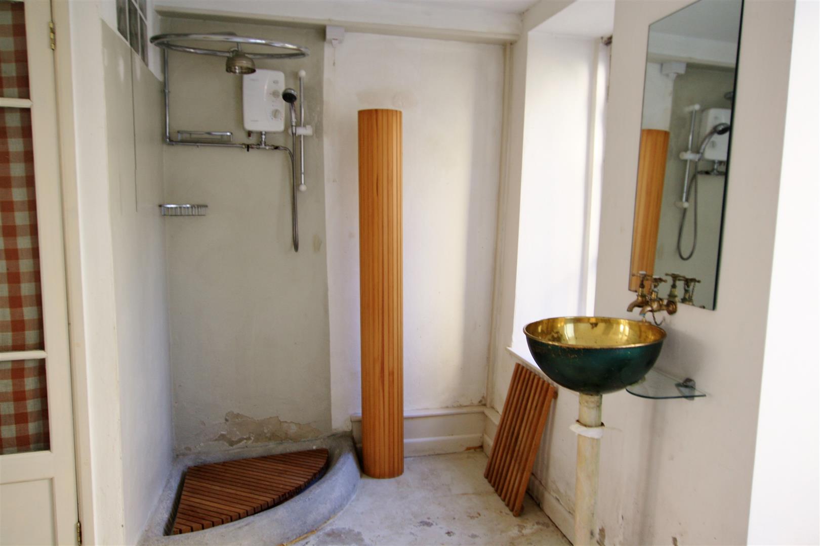 29564536_4.jpg